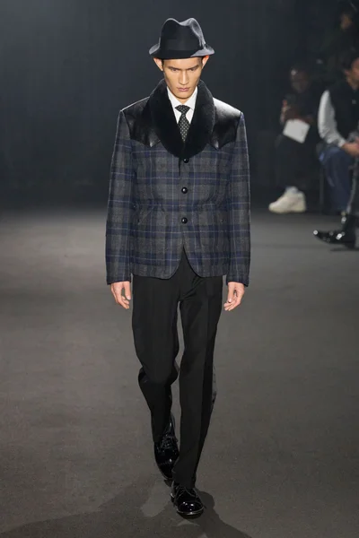 Look 35